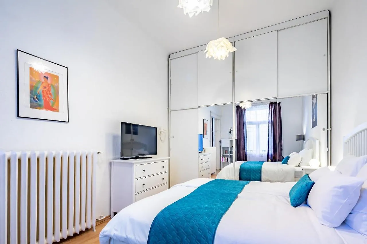 Cute Little Apartment Next To Margaret Island بودابست 0*,  المجر