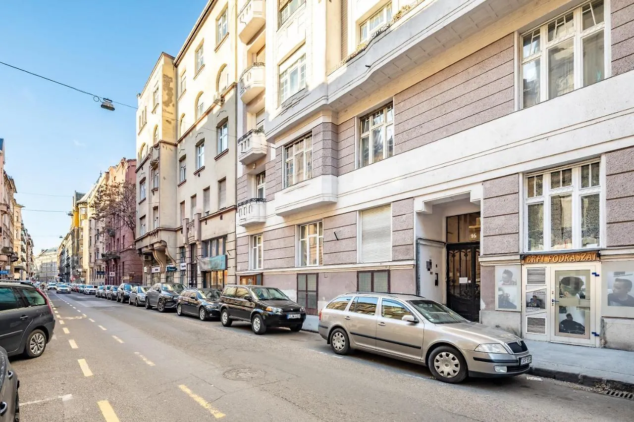 Cute Little Apartment Next To Margaret Island بودابست
