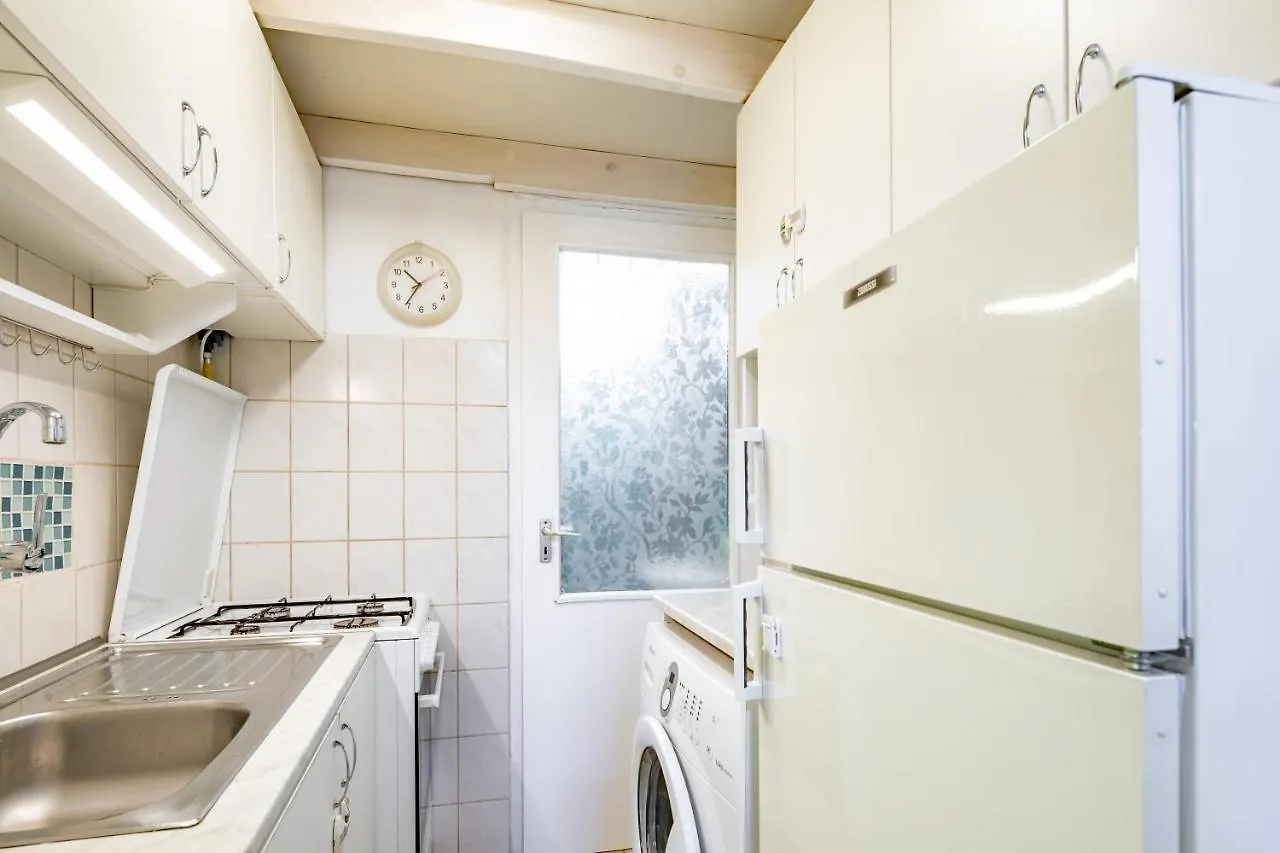 Cute Little Apartment Next To Margaret Island بودابست المجر