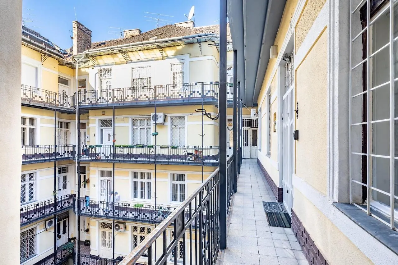 Cute Little Apartment Next To Margaret Island بودابست 0*,