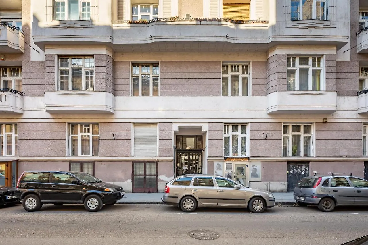 Cute Little Apartment Next To Margaret Island بودابست